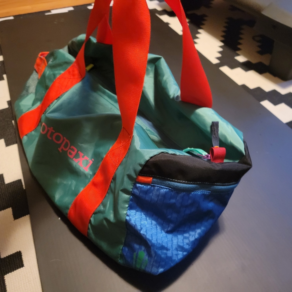 Barely Used-looks New! Cotopaxi Mariveles 32L Duffel Bag! Unique Colors!